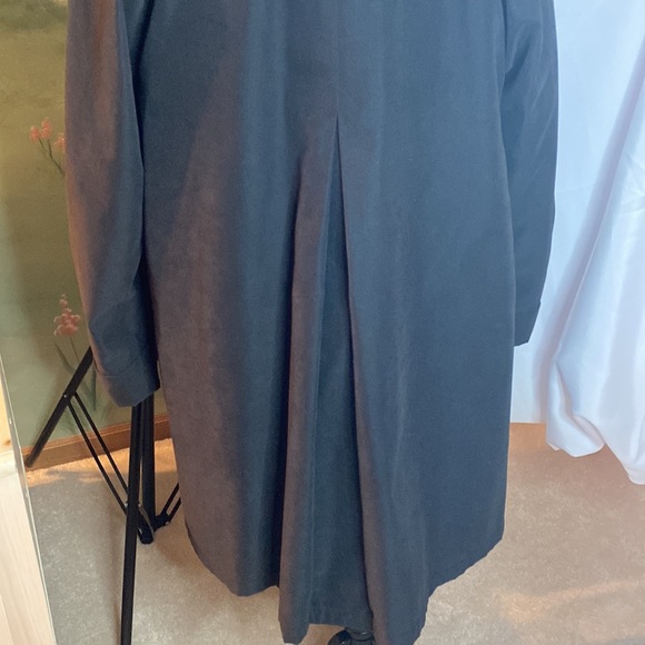 Gallery black coat with hood and zip out lining - Picture 7 of 15